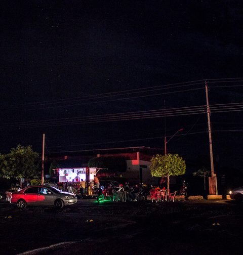 Noite de apagão em Paramirim