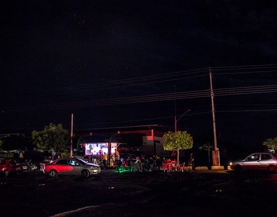 Noite de apagão em Paramirim