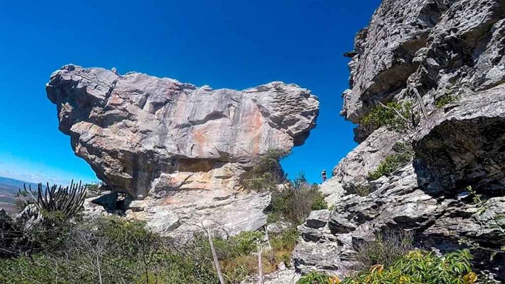 Pedra de duas cabeças - Morro do Chapéu - Caraíbas, Paramirim