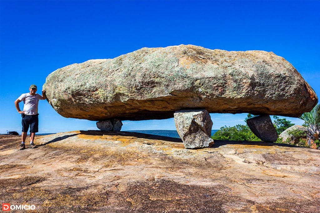 Dólmen Pedra da Santana, Paramirim, Bahia
