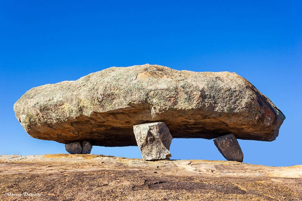 Dólmen Pedra da Santana, Paramirim, Bahia
