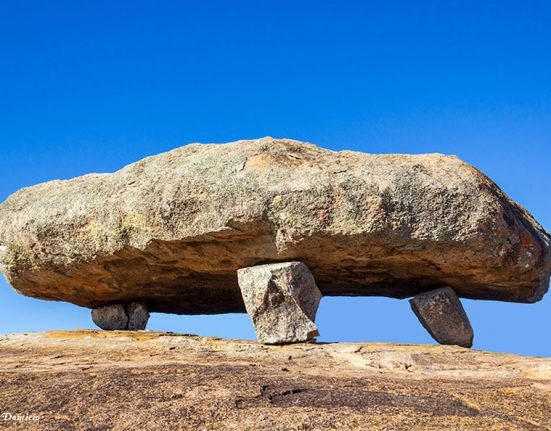 Dólmen Pedra da Santana, Paramirim, Bahia