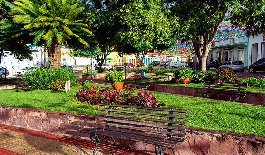 Jardim da Praça Coronel Propércio em Mucugê