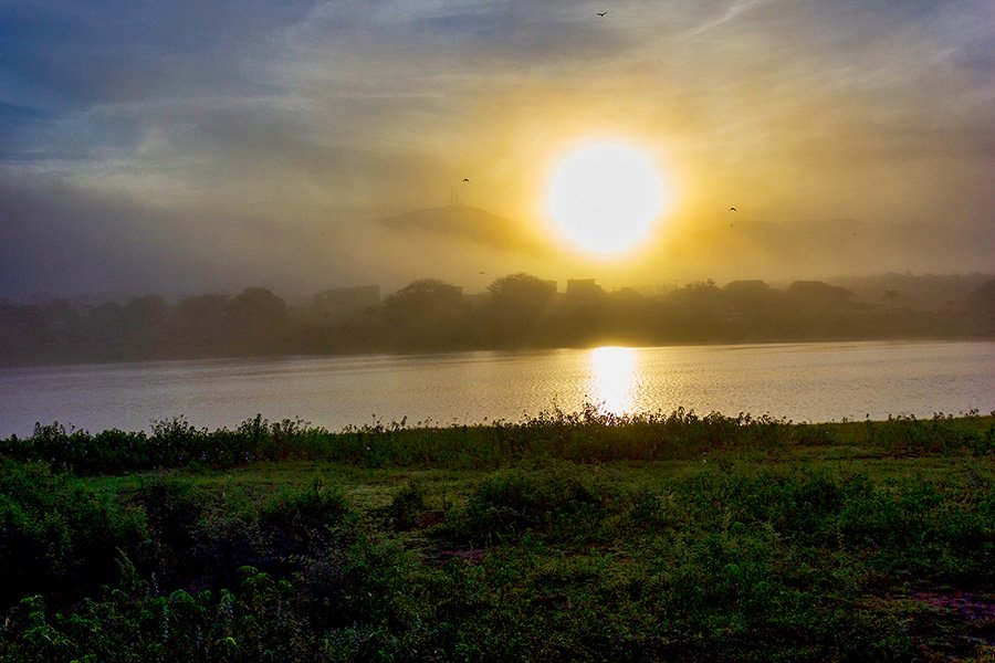 Neblina na Lagoa de Paramirim