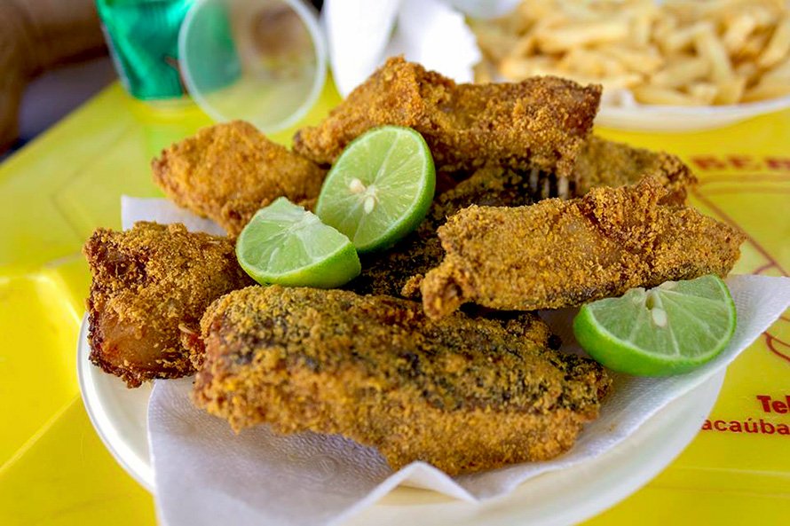 Peixe Frito servido no Rio Paramirim
