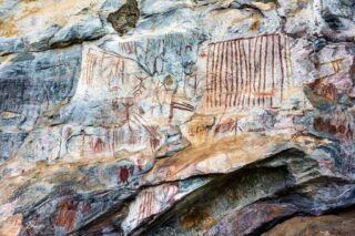 Pinturas rupestres, loca dos índios tapuios em Paramirim Pinturas rupestres, loca dos índios tapuios em Paramirim